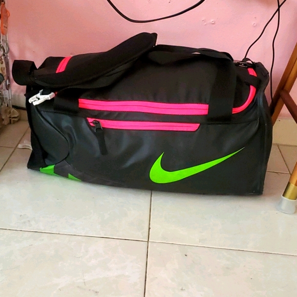 Nike Handbags - Nike Duffle bag